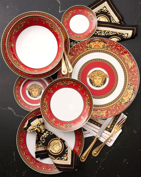 versace tisch schwarz|Versace red plates.